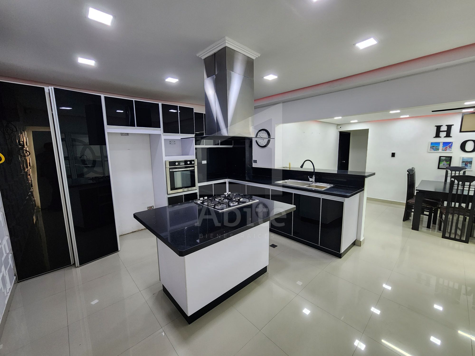 Picsart_25-08-24_20-49-42-835AAAAAAA