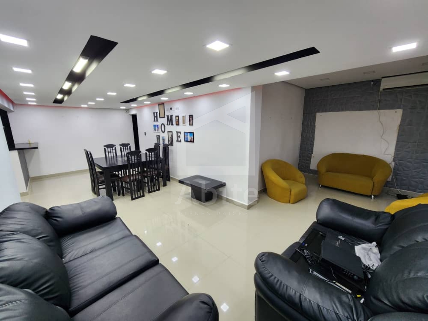 Picsart_25-08-24_21-02-03-308