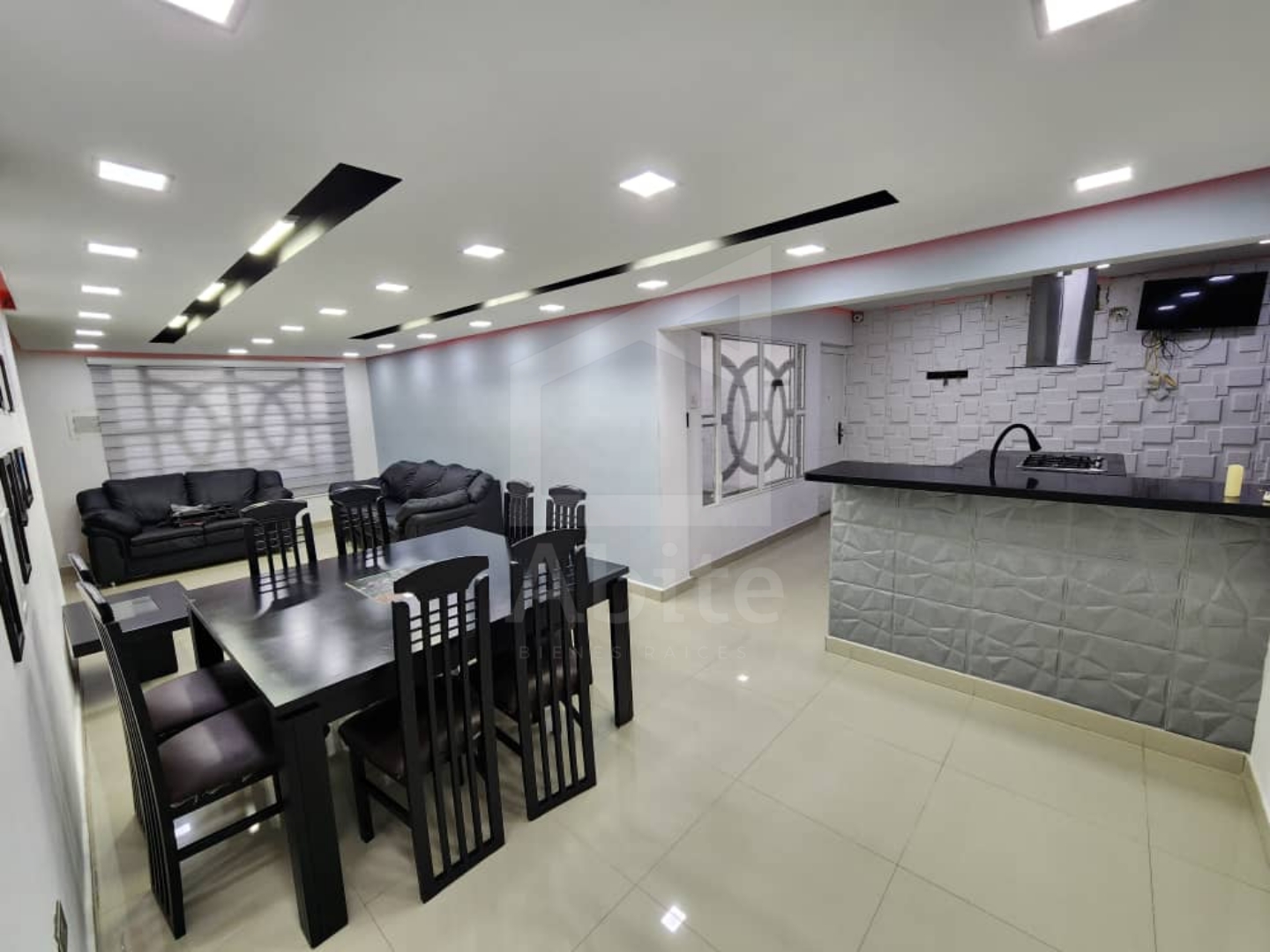 Picsart_25-08-24_21-02-33-318