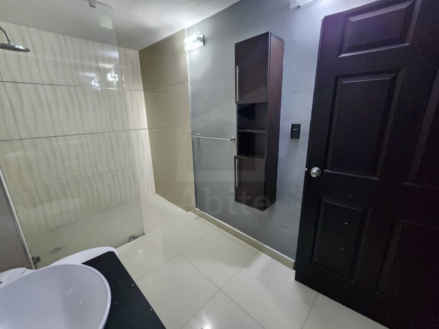 Picsart_25-08-24_21-03-10-118