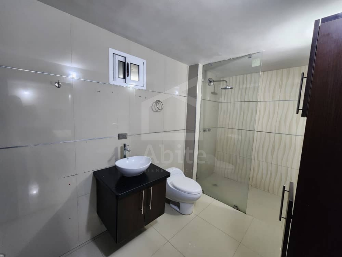 Picsart_25-08-24_21-03-40-066